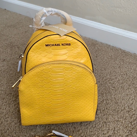 Michael Kors Handbags - Michael kors